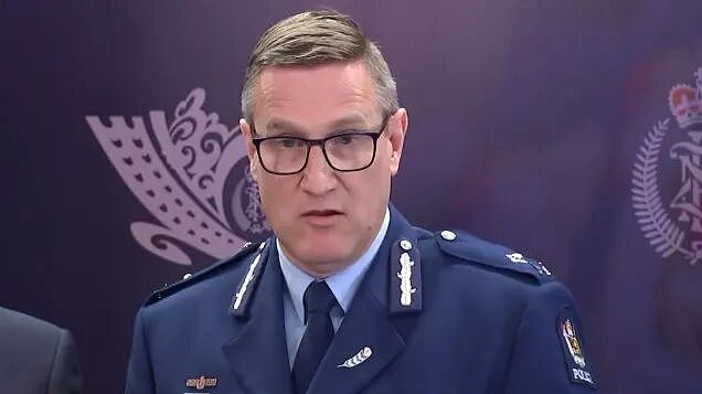新西兰警界爆炸性丑闻:腐败、恋童、出轨!前高层全“翻车”,150页调查书揭露潜规则(组图) - 7