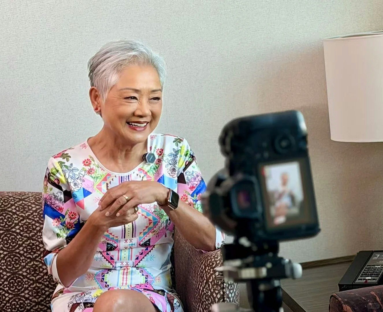 叶丽仪唱了一辈子《上海滩》终现身上海,长居澳洲,历癌变抑郁重生依然优雅(组图) - 5