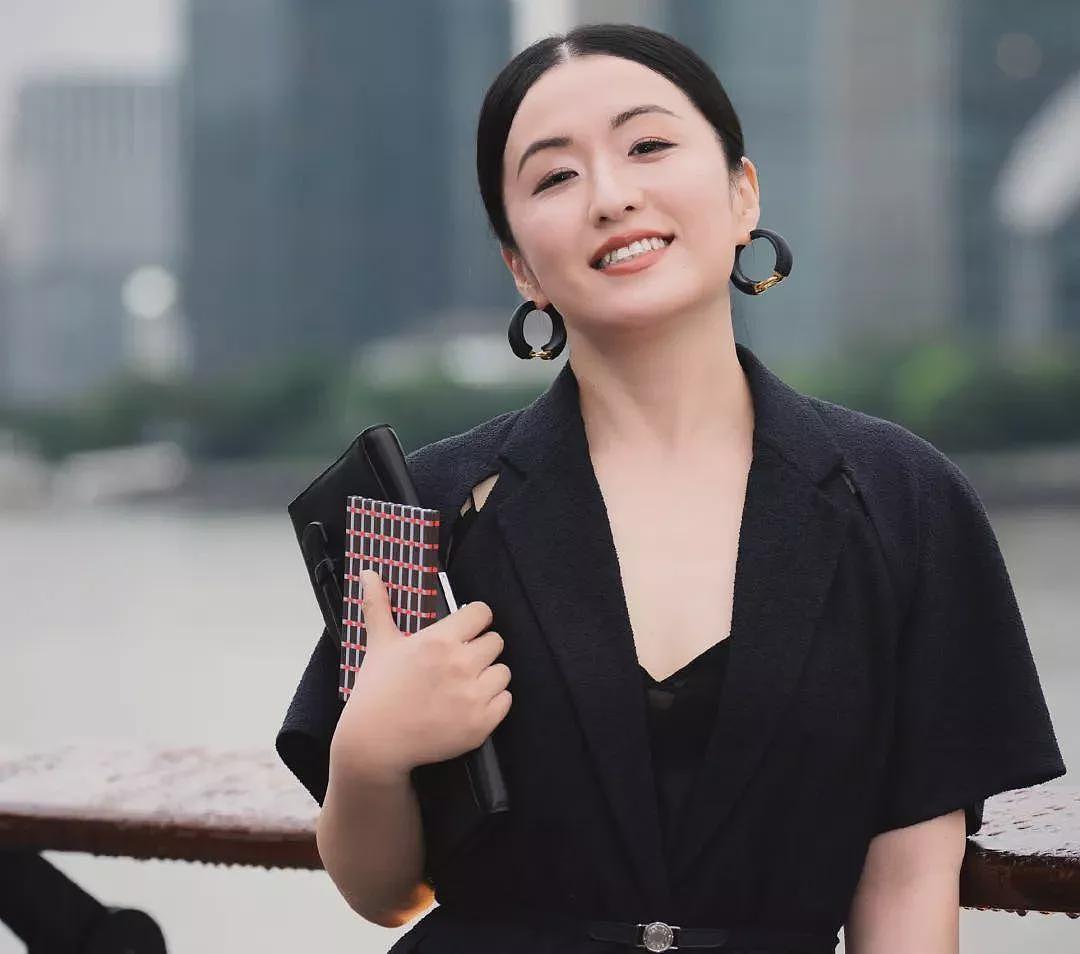 “秦雯袭警后被捞“真相大白，炫耀特权比违法更刺眼（组图） - 1