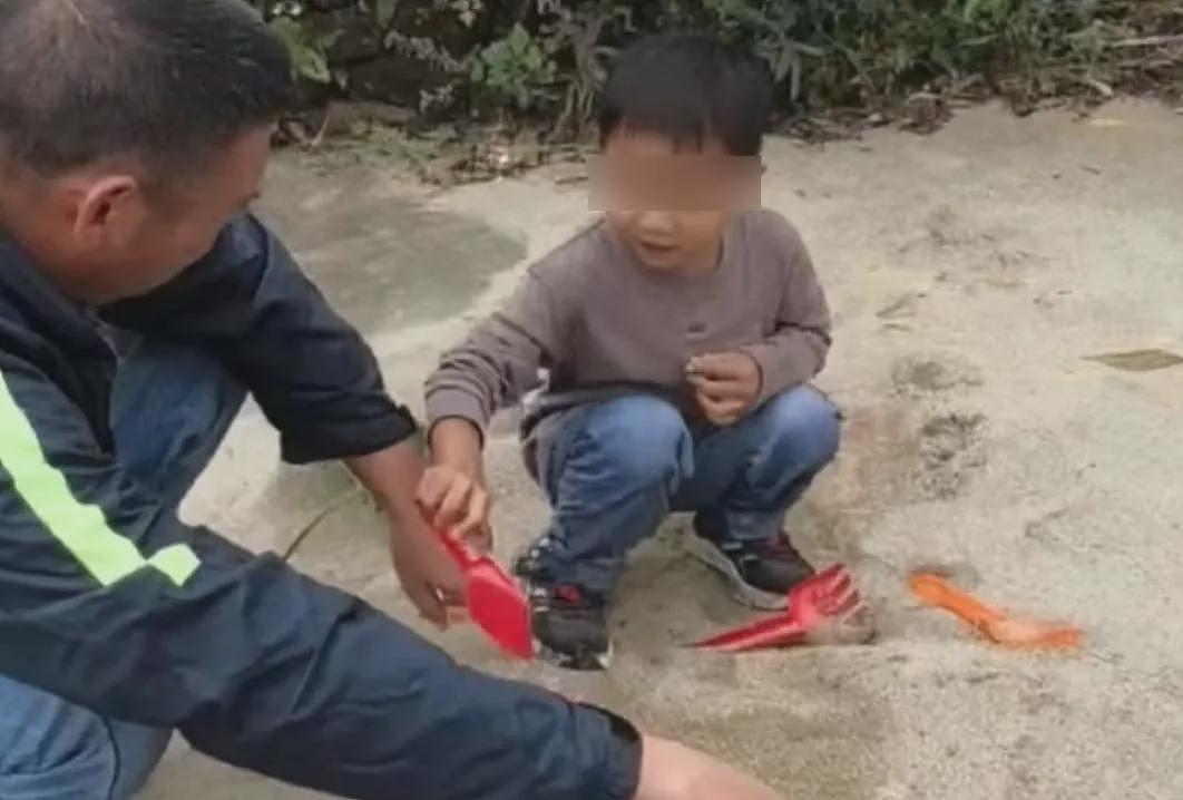 “野人小孩”的通报中,有一个细节我无法理解(组图) - 1