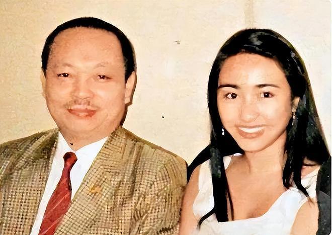 罕见露面的黎姿：曾被张柏芝怒赞最美，事业第二春时退圈后悔吗（组图） - 11