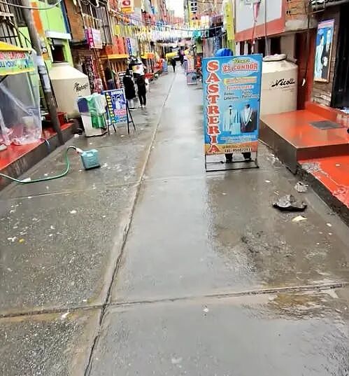 博主探访世界最高小镇,却直接被吓回家?这里站太久都会被击毙,无法无天...(组图) - 8