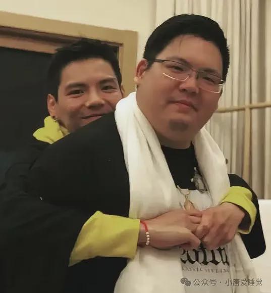 向太小儿子向佑没救了!带胖妞夜店嗨玩抽烟喝酒,彻底放飞自我(组图) - 3