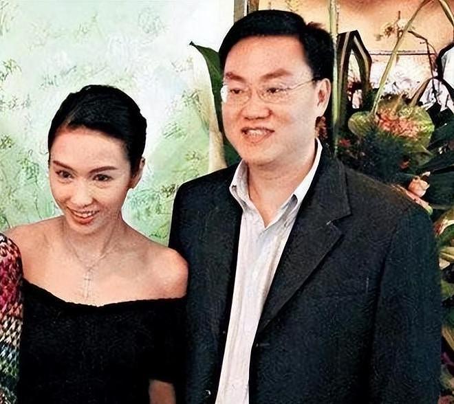 罕见露面的黎姿：曾被张柏芝怒赞最美，事业第二春时退圈后悔吗（组图） - 25