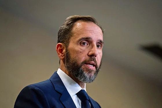 美国史上最长政府停摆落幕:八名民主党人倒戈,为何是舒默被骂?(组图) - 4
