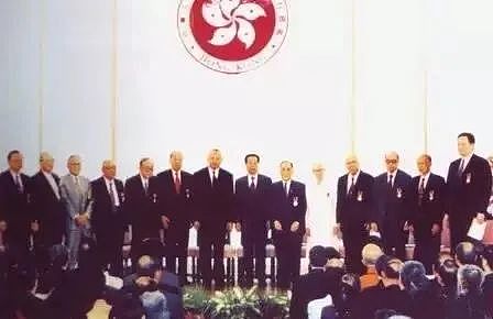 裸捐2000亿，李嘉诚扶棺，一生无房无车的“最穷富豪”，谁还记得他？（组图） - 12