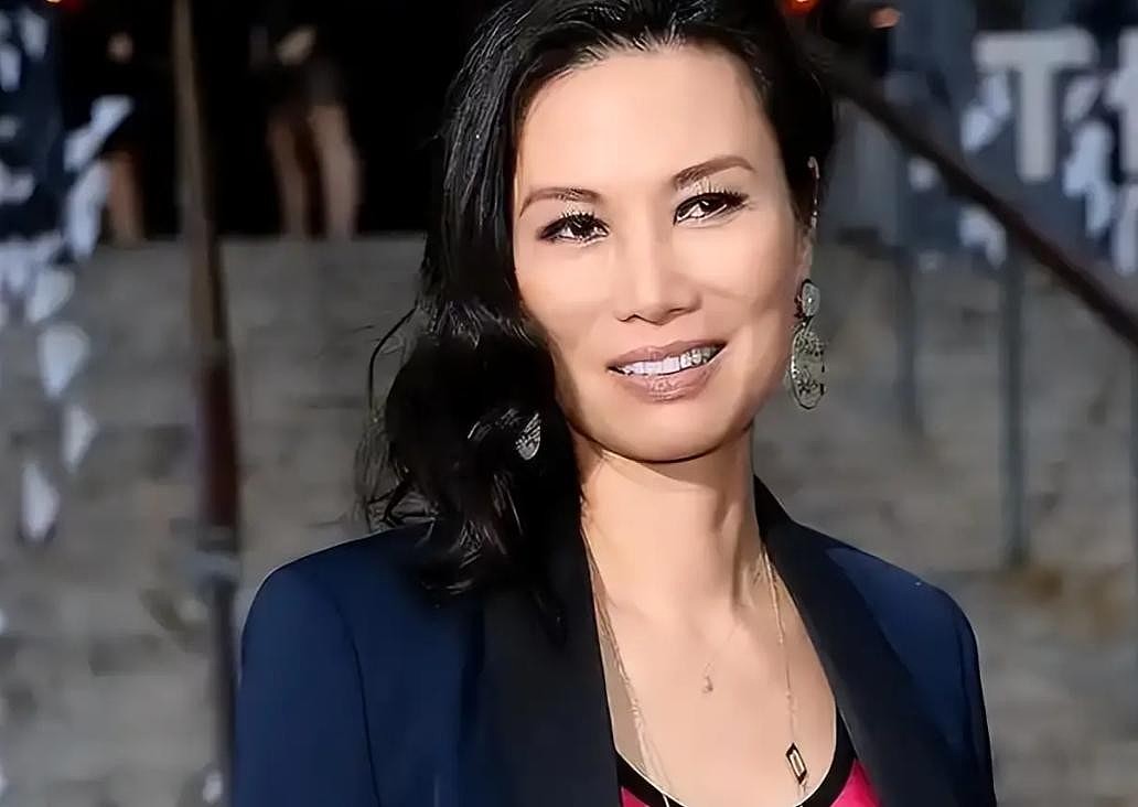 邓文迪也没想到,当年“死皮赖脸”生下女儿,如今为她争到280亿(组图) - 3
