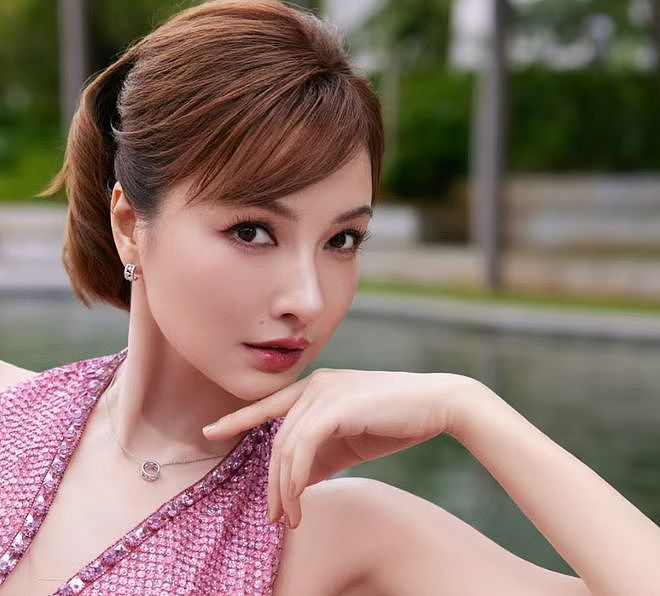 吴昕被曝身家十位数，下限10亿上限99亿，网友直言不可信建议查税（组图） - 4