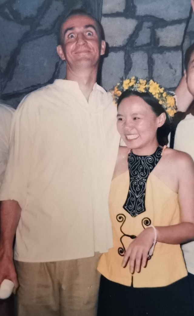 龚琳娜装修大理别墅,离婚后儿子不在身边,独自住山上养猫陪自己(组图) - 11