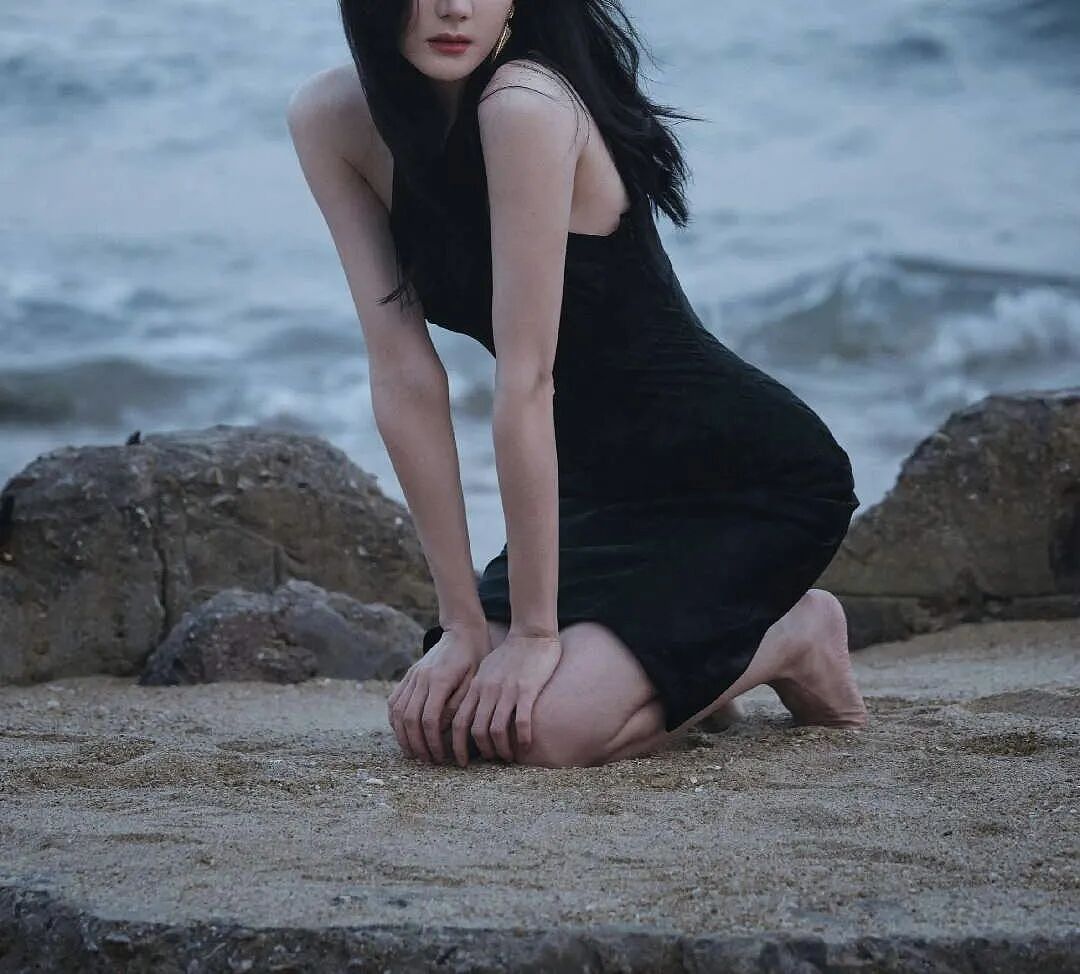 迪丽热巴“隐婚生子”后遗症？身体亮红灯背后另有隐情（组图） - 2
