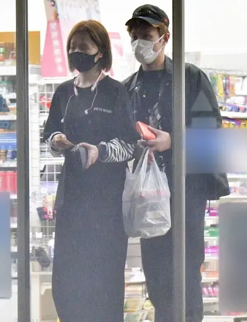 日本又一女偶像嫁给歌舞伎演员，男方曾出轨京都艺伎，网友叹：梨园妻不好当啊（组图） - 7