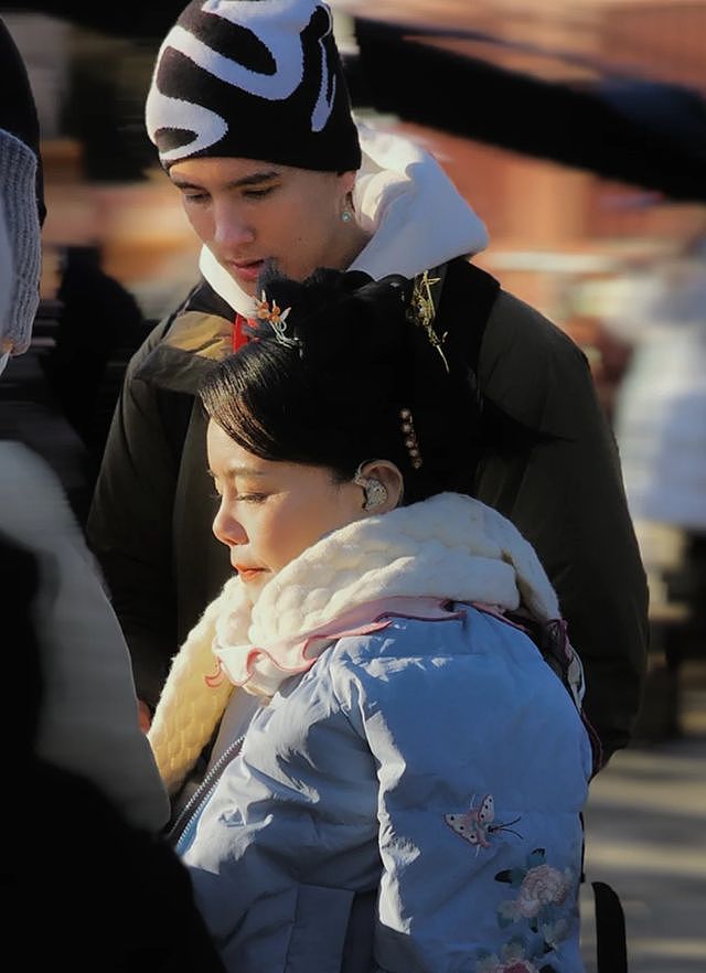 龚琳娜装修大理别墅,离婚后儿子不在身边,独自住山上养猫陪自己(组图) - 10