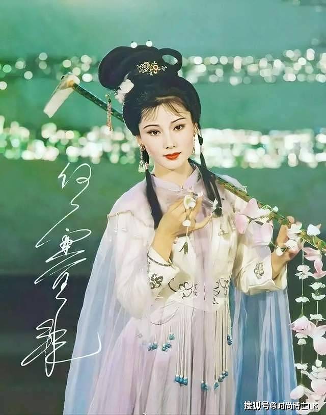 何赛飞美貌惹刘晓庆眼红，两个老戏骨，30年前，二者皆是风华绝代（组图） - 4