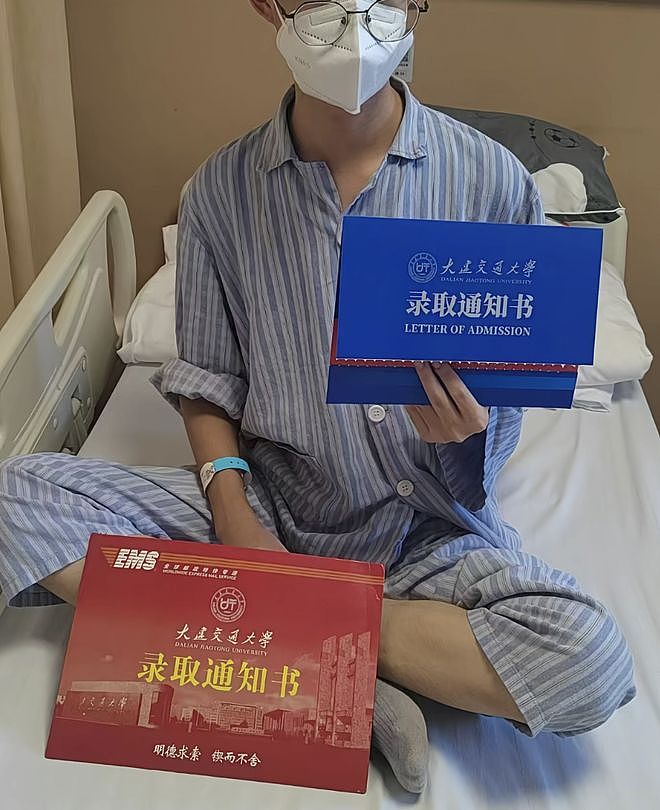 徽少年拿到大学录取通知书不久后病逝,父亲:他画去学校的火车,激励自己撑过化疗(组图) - 3
