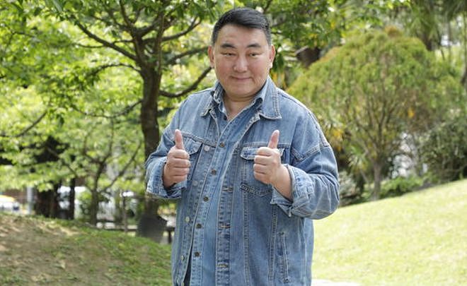 中年失婚又丧母,58岁男星感慨人生凄凉,投资赔了2亿欠债还不完(组图) - 14