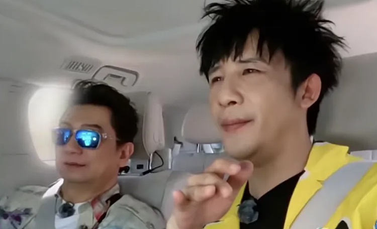 知名歌手自曝被砸车,能够着的全被偷走!看监控先交4.1万太离谱(组图) - 2