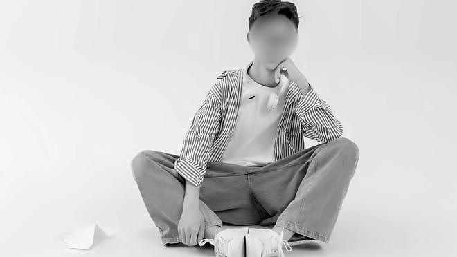徽少年拿到大学录取通知书不久后病逝,父亲:他画去学校的火车,激励自己撑过化疗(组图) - 1