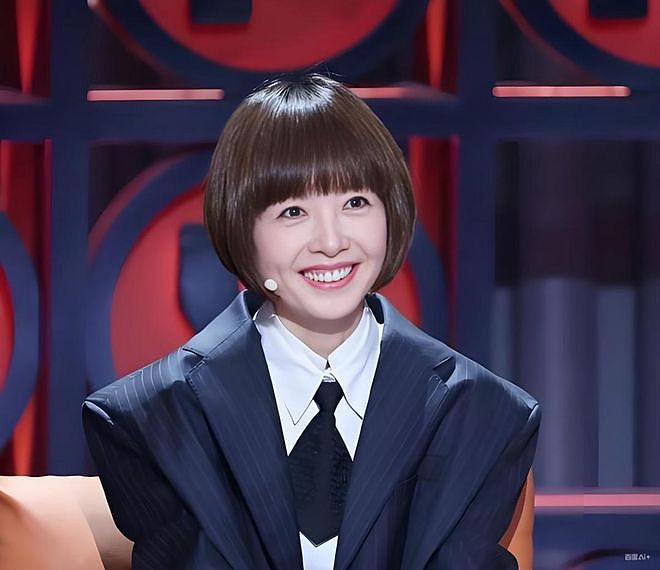 54岁鲁豫和小19岁阿云嘎同居,女方恋爱后容光焕发,越来越年轻(组图) - 2