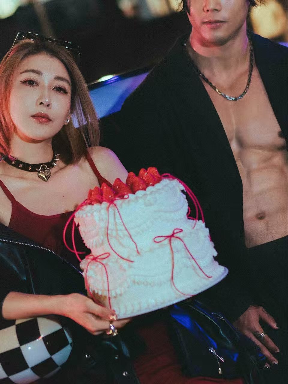 42岁香港女星生日获猛男庆生！曾与富商闪婚闪离，如今钟爱小鲜肉（组图） - 3