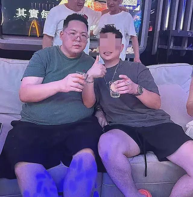 彻底没救了！向佑现身南昌酒吧，新交的女友又胖又颓，烟酒不离手（组图） - 16