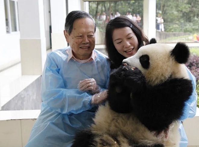 翁帆把旧别墅收拾得一尘不染,已经归还给了清华(组图) - 9