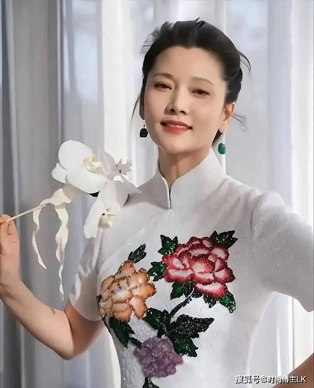 何赛飞美貌惹刘晓庆眼红，两个老戏骨，30年前，二者皆是风华绝代（组图） - 11