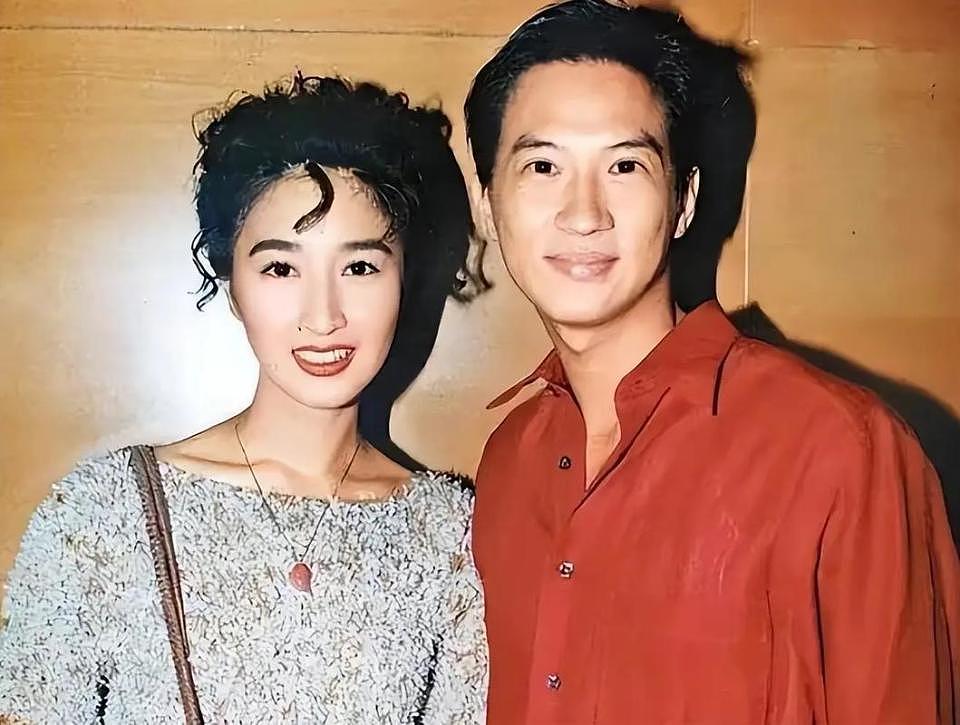 关咏荷罕见露面, TVB一姐却在巅峰期退圈?如何修炼成“影帝夫人”(组图) - 5