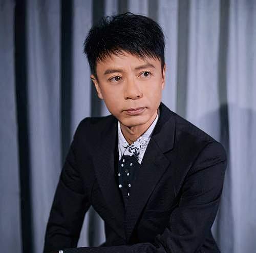 失望透顶！李克勤岳父宣布断绝父子关系，因其欠千万巨债拖垮家人（组图） - 1