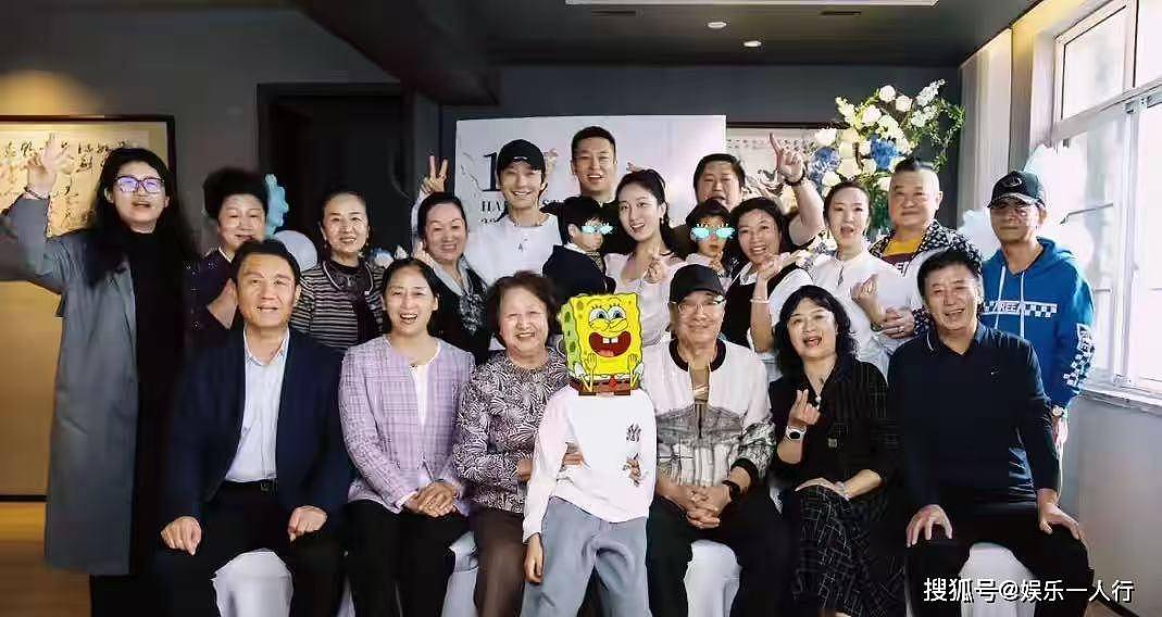 Baby送金手镯让黄晓明全家点赞！表弟媳发文感谢（组图） - 4