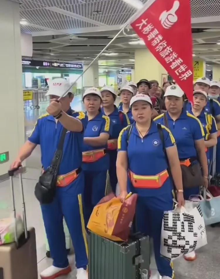 暴走团现身香港后续：高音喇叭扰民，领队身份被扒，已不是第一次（组图） - 3