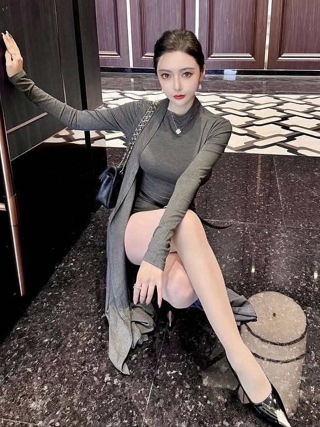 【美女】广府玫瑰王馨瑶：36D高冷御姐，大长腿根本藏不住（组图） - 5