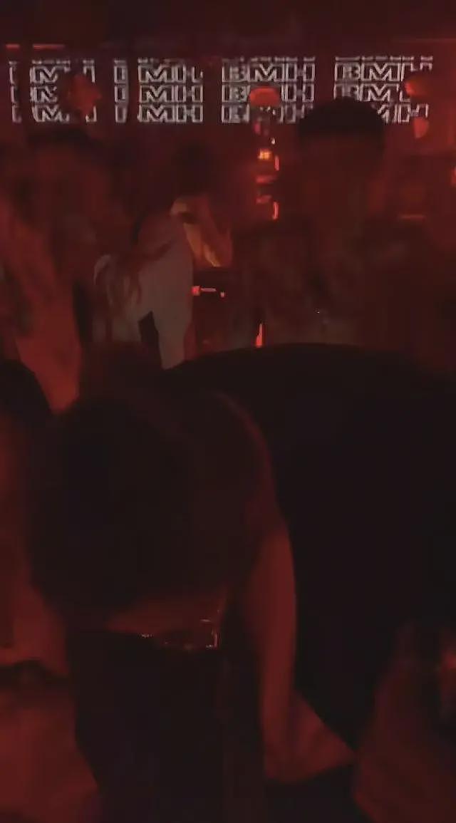 彻底没救了！向佑现身南昌酒吧，新交的女友又胖又颓，烟酒不离手（组图） - 10