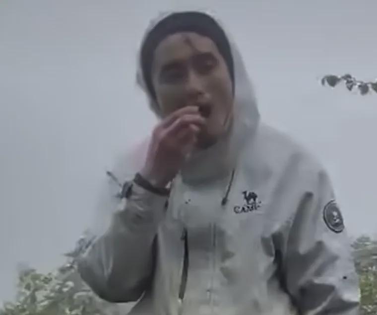 29岁“冷美人”去张家界当野人,35天面相大变,越来越有疯感了(组图) - 22