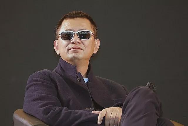 王家卫说了啥“涉疫情不当言论“,网民忧“繁花“下架(组图) - 1