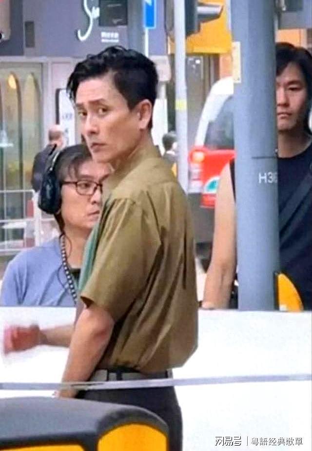 44岁黄宗泽近照曝光，暴瘦、颧骨凸出，一股老人味，痞帅感全无（组图） - 1
