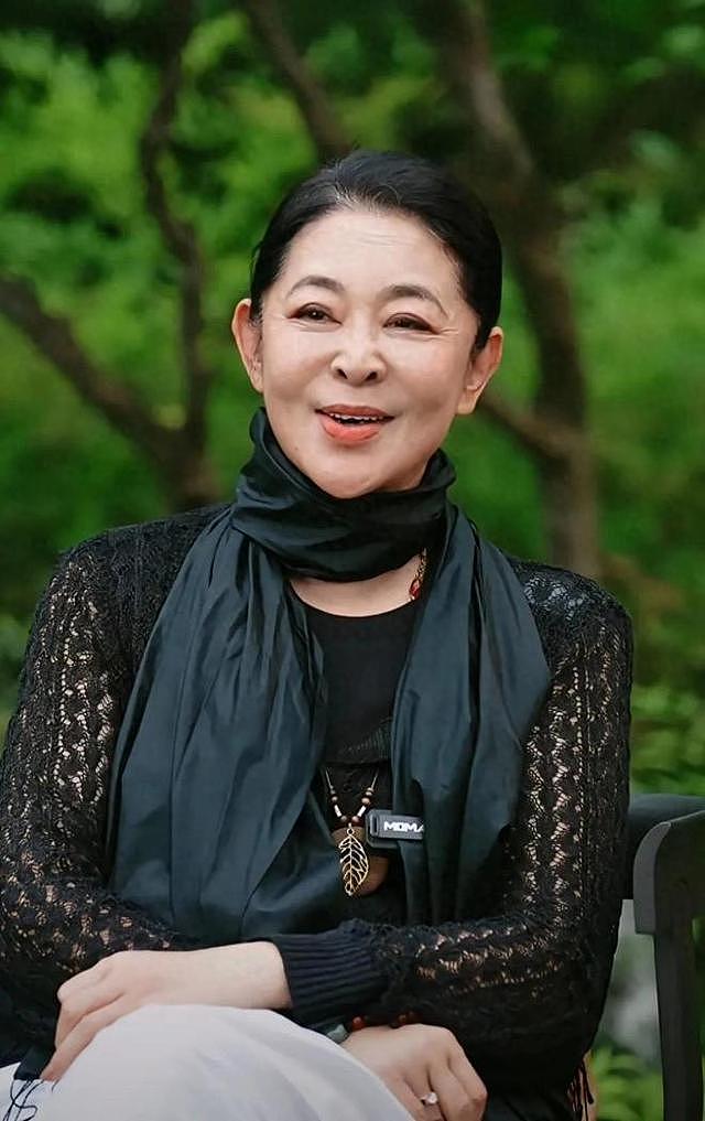 钱再多有什么用!66岁身家过亿的倪萍,还是要为儿子婚恋操碎了心(组图) - 22