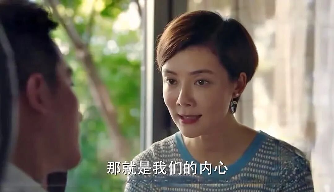 50岁“最丑港女”再度爆红！做过酒娘、拒嫁豪门、不婚不育，如今身价过亿：一般人真驾驭不了（组图） - 32