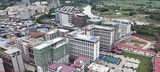 缅北KK园区头目佘智江被押解回国：登机前微笑，下机时腿软（组图） - 4