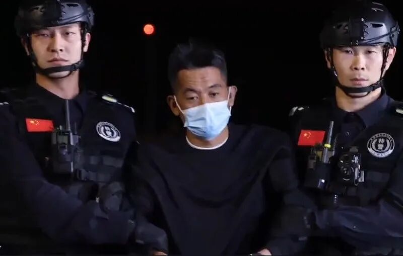 突发,他被引渡回国!KK园区大佬佘智江落马,涉案超2.7万亿!下飞机时腿软了...(组图) - 5