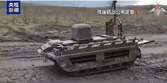 “基辅几乎所有地区都遭袭”，俄军空袭仍在进行中！泽连斯基现身前线，佩斯科夫表态（组图） - 4