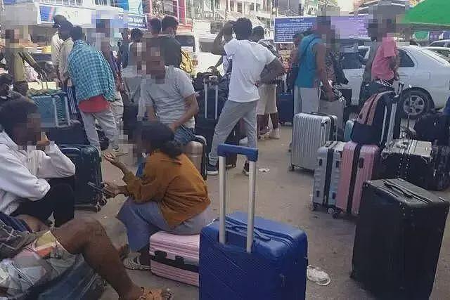 陈志算什么?湖南80后佘智江被引渡回国,涉案2.7万亿,全网哗然(组图) - 5
