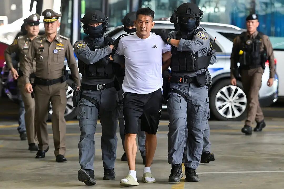 突发,他被引渡回国!KK园区大佬佘智江落马,涉案超2.7万亿!下飞机时腿软了...(组图) - 4