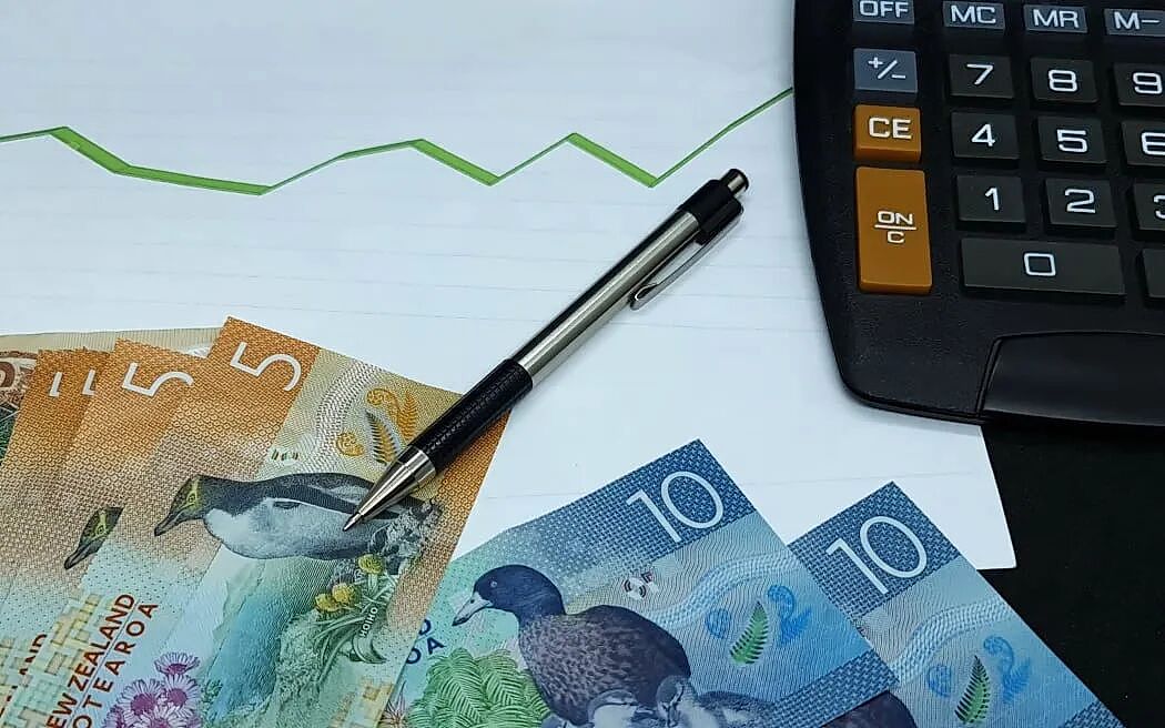 新西兰最新全球物价报告！百万富翁都在这；新西兰路边随机毒驾检测正式启动，或提12小时禁驾令；女子飞机上公开亲热被捕（组图） - 6