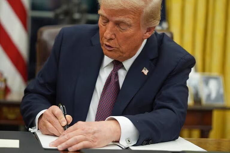 特朗普发布新指令:肥胖、高龄、糖尿病等移民或被拒签(图) - 1