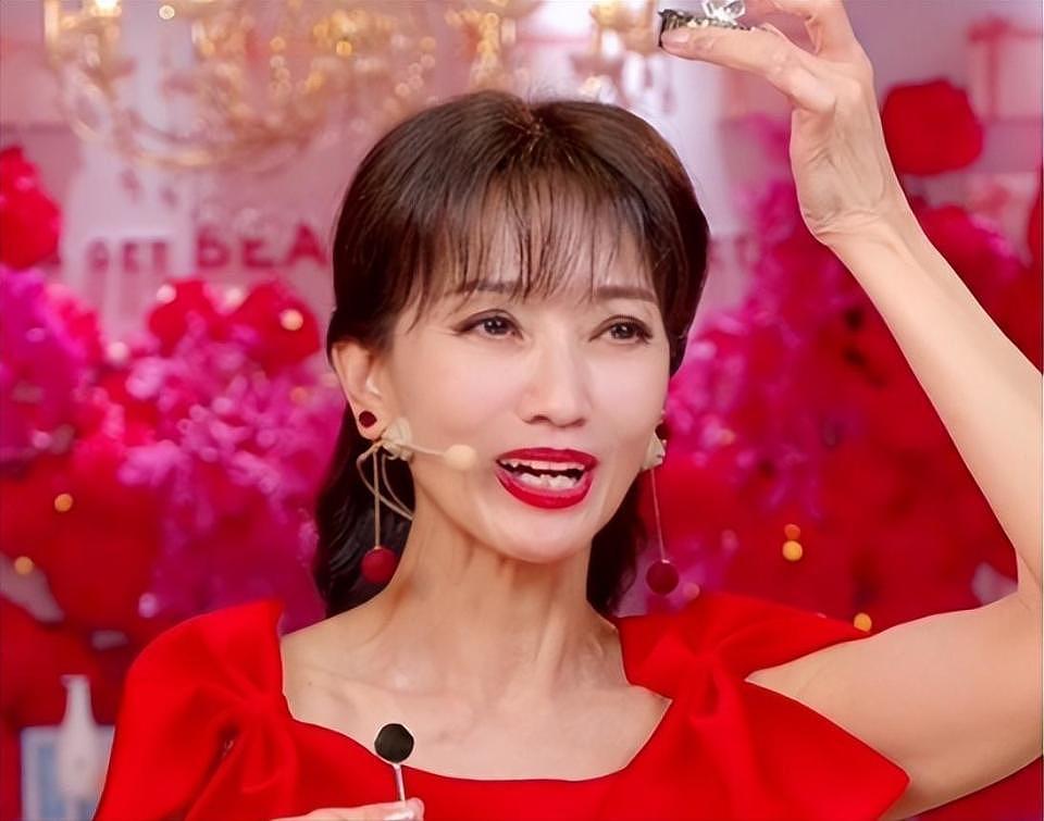 赵雅芝状态遭吐槽:传闻中的“不老女神”们,集体断崖式衰老?(组图) - 14