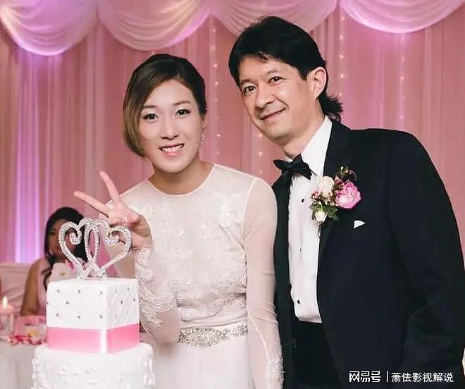 曝2大离婚瓜!国民男星夫妻反目分居2年,钟嘉欣7年抱仨遭骗婚(组图) - 1