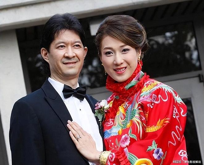 曝2大离婚瓜!国民男星夫妻反目分居2年,钟嘉欣7年抱仨遭骗婚(组图) - 14