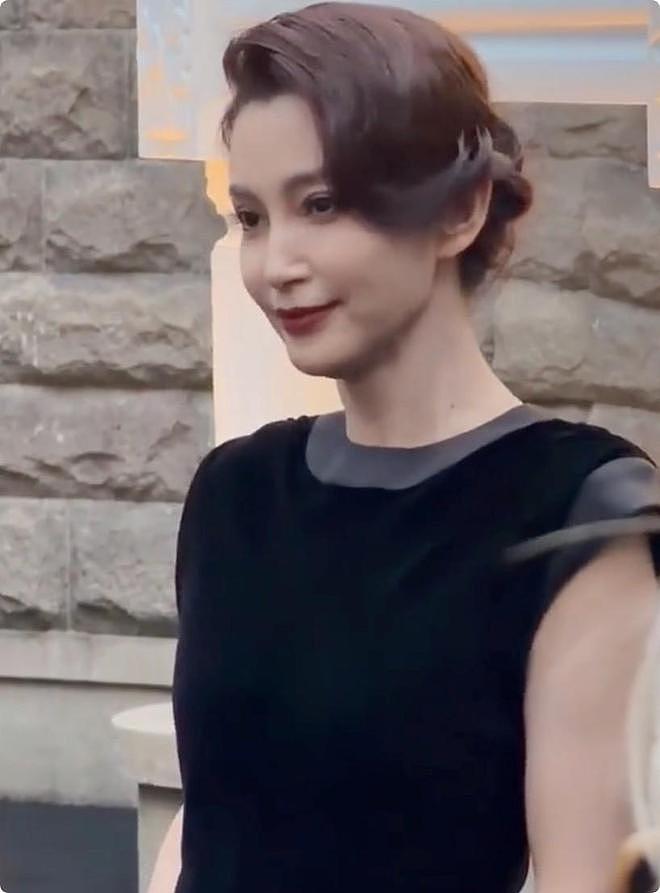 迪奥红毯生活图曝光，杨采钰精致，郑钦文露背，朱珠美得无死角（组图） - 12