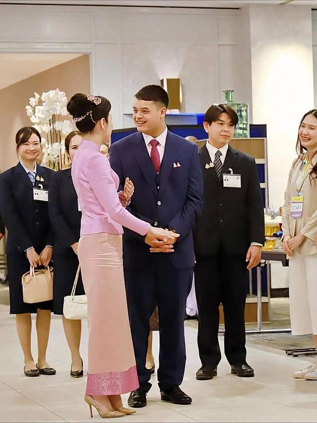 诗妮娜携新靠山惊艳回归！从阶下囚到准王储导师，诗妮娜逆袭传奇（组图） - 9
