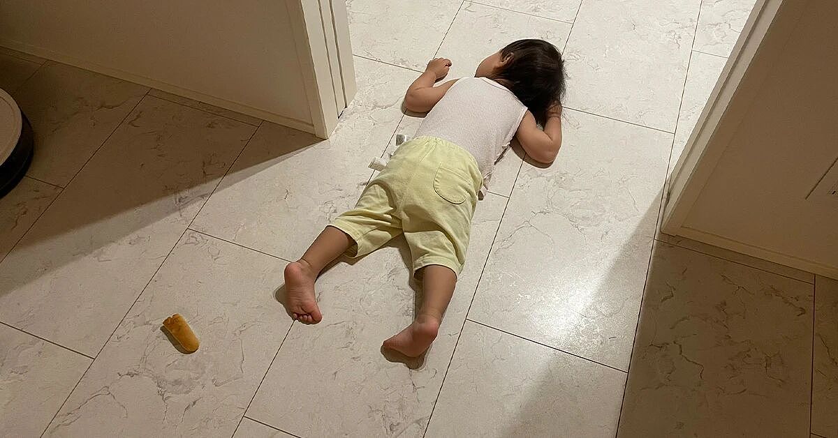 比“裸孩”还惨！继父和亲生母亲长年虐女，致其大小便失禁，却只被判12年？（组图） - 9